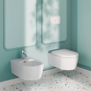 I sanitari sospesi in ceramica sanitaria Skyla di Villeroy & Boch sono resistenti e facili da pulire. Il wc è dotato di sistema TwistFlush e chiusura delicata SoftClosing. Il sistema QuickRelease consente di rimuovere e riposizionare i sedili con la massima facilità. Misurano il wc L 37 x P 53 x H 31,5 cm ed il bidet L 37 x P 53 x H 21,5 cm. Prezzo wc+sedile 675 euro e bidet 353 euro. www.villeroy-boch.it