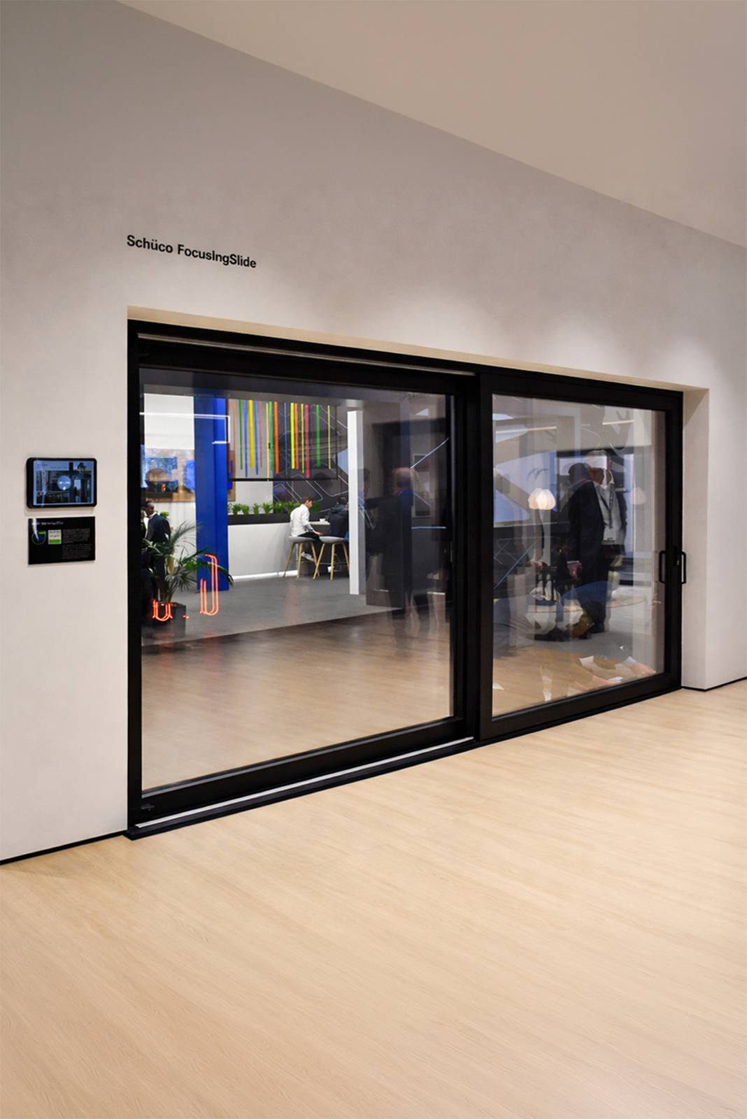 Schüco FocusIngSlide di Schüco PWS
Italia in color Nero Materico esposto
alla recente fiera Fensterbau Frontale
di Norimberga Schüco FocusIngSlide di Schüco PWS
Italia in color Nero Materico esposto
alla recente fiera Fensterbau Frontale
di Norimberga