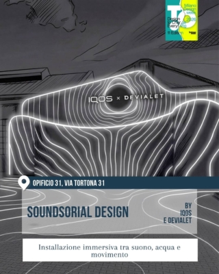 Installazione immersiva “Soundsorial Design” di IQOS e Devialet in zona Tortona al Fuorisalone 2026, Milano Design Week. Struttura luminosa bianca dai profili ondulati su sfondo scuro, effetto scenografico tra suono, acqua e movimento, in via Tortona 31.