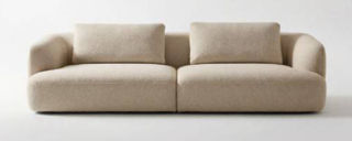 Profili arrotondati per il divano componibile Haven di Nube che ha la struttura interna realizzata in multistrato CARB con cinghie elastiche e imbottita in poliuretano espanso a densità differenziate che garantiscono una resa nel tempo. I piedini in ABS nero completano la silhouette con discrezione. https://www.nubeitalia.com - Salone del mobile 2026, padiglione 18, Stand B09.