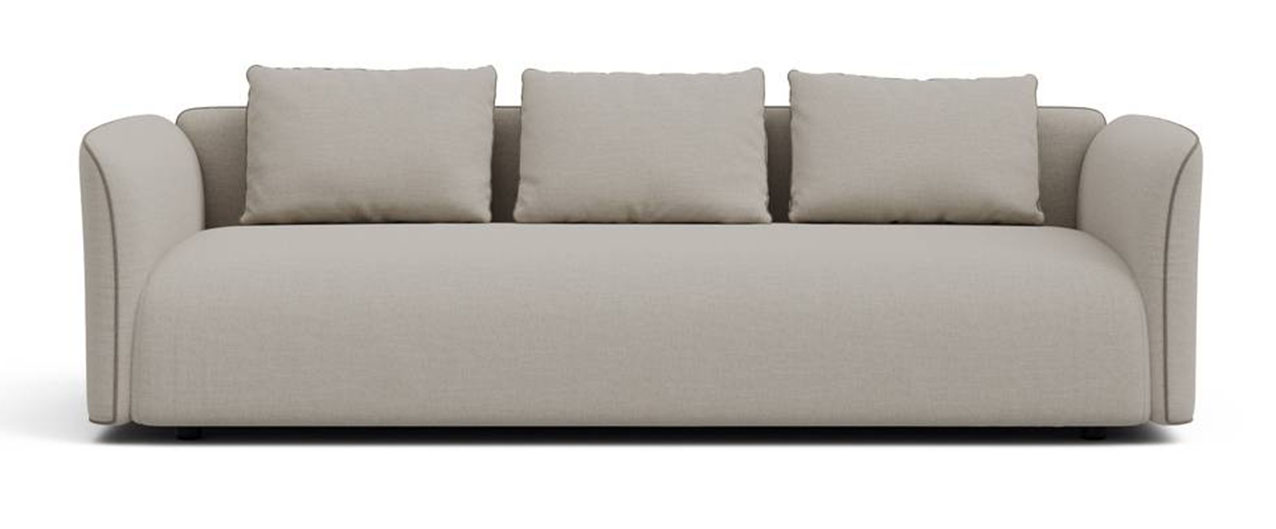 Il nuovo divano letto Kirk di Milano Bedding, design Karim Rashid,  ha una forma pulita ed essenziale che lo rende un arredo senza tempo. https://www.milanobedding.it - Salone del mobile 2026, padiglione 09, Stand D06.