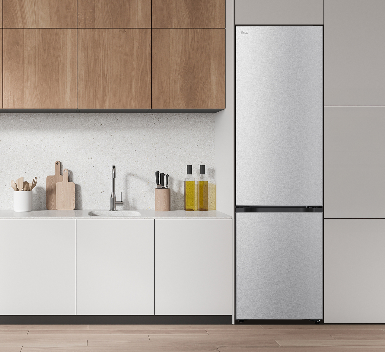 L’apertura a filo muro del frigorifero Fit&Max di Lg permette una facile installazione anche vicino alle pareti, senza problemi di urti o ingombri nel momento dell’apertura. Silenzioso 29 dB, è in classe di rumorosità A, grazie al compressore Inverter che invece di accendersi e spegnersi a intervalli fissi, modula la propria velocità in modo continuo, adattandosi alle reali esigenze di raffreddamento. Funziona con AI che impara dalle abitudini di utilizzo per garantire freschezza ottimale degli alimenti e consumi intelligenti. Ha capacità totale di 375 litri. Misura L 60 x P 67 x H 203 cm. Prezzo 999 euro. www.lg.com