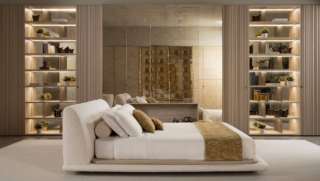 Reinterpreta la tradizione giapponese il letto Futon di Conte Casa che richiama l’essenzialità e l’equilibrio del futon originale con il materasso appoggiato direttamente "al suolo", simbolo di armonia e semplicità. La testiera riccamente imbottita e rivestita in tessuto amplifica il piacere tattile e il comfort. https://www.contecasa.it – Fuorisalone, Casa Conte – Via Montenapoleone 18, Milano.