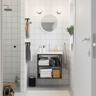 Il mobile lavabo sospeso a giorno ENHET / TVÄLLEN di Ikea ha due ripiani. La struttura a giorno offre un facile accesso ad asciugamani e cesti e crea una maggiore sensazione di spazio. L'acciaio galvanizzato rivestito a polvere resiste a molti anni di uso in ambienti esposti ad acqua, schizzi e umidità. Misura L 64 x P 43 x H 65 cm. Prezzo 179 euro. www.ikea.com Il mobile lavabo sospeso a giorno ENHET / TVÄLLEN di Ikea ha due ripiani. La struttura a giorno offre un facile accesso ad asciugamani e cesti e crea una maggiore sensazione di spazio. L'acciaio galvanizzato rivestito a polvere resiste a molti anni di uso in ambienti esposti ad acqua, schizzi e umidità. Misura L 64 x P 43 x H 65 cm. Prezzo 179 euro. www.ikea.com