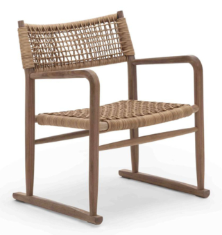 La famiglia Kim di Flexform si amplia con la poltroncina da pranzo nella nuova variante con intreccio in cuoio. La struttura in legno massello, lavorata artigianalmente, è impreziosita da un intreccio realizzato in corda di cuoio. https://www.flexform.it - Fuorisalone, Flagship Store – Via della Moscova 33, Milano.