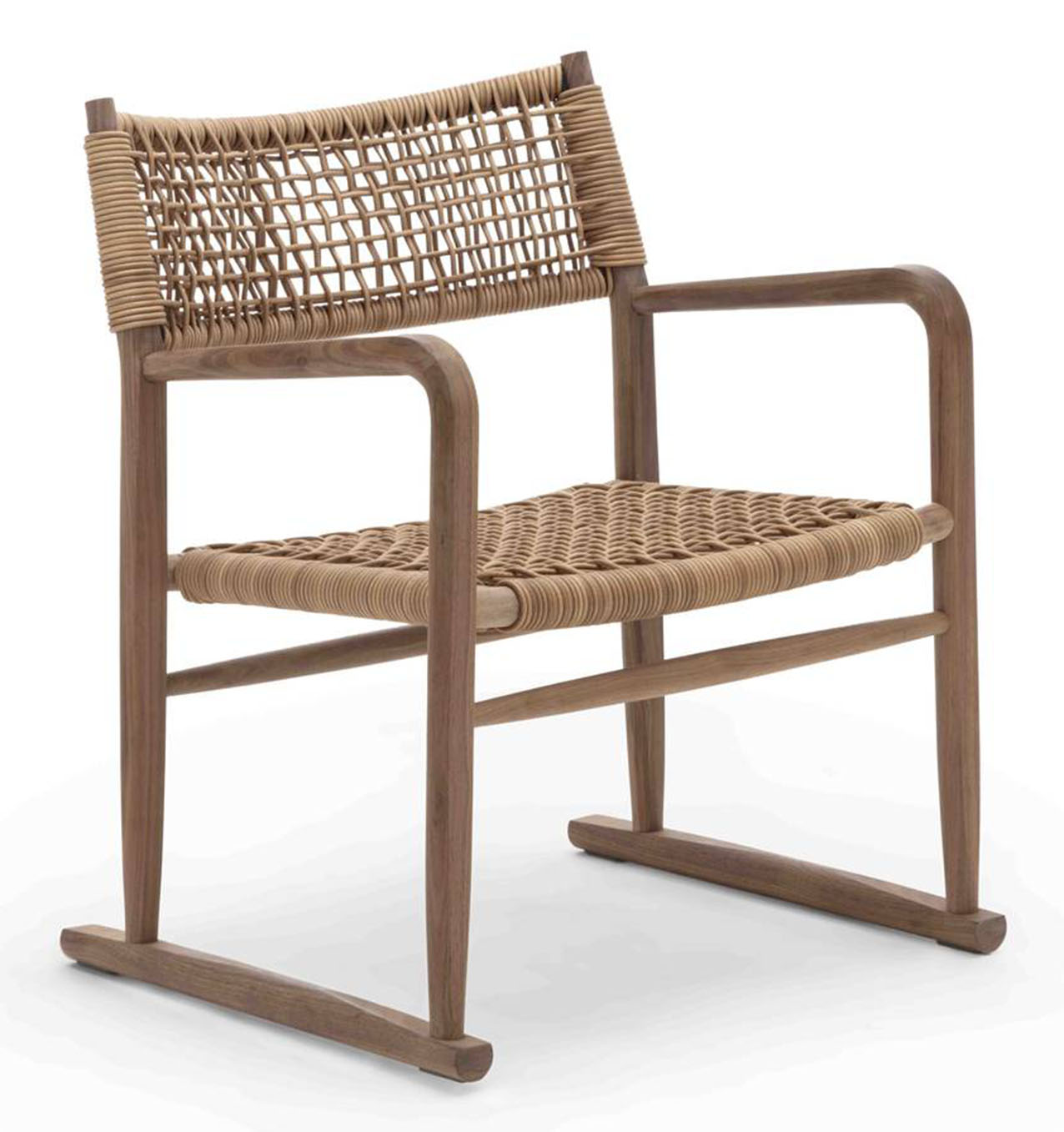 La famiglia Kim di Flexform si amplia con la poltroncina da pranzo nella nuova variante con intreccio in cuoio. La struttura in legno massello, lavorata artigianalmente, è impreziosita da un intreccio realizzato in corda di cuoio. https://www.flexform.it - Fuorisalone, Flagship Store – Via della Moscova 33, Milano.