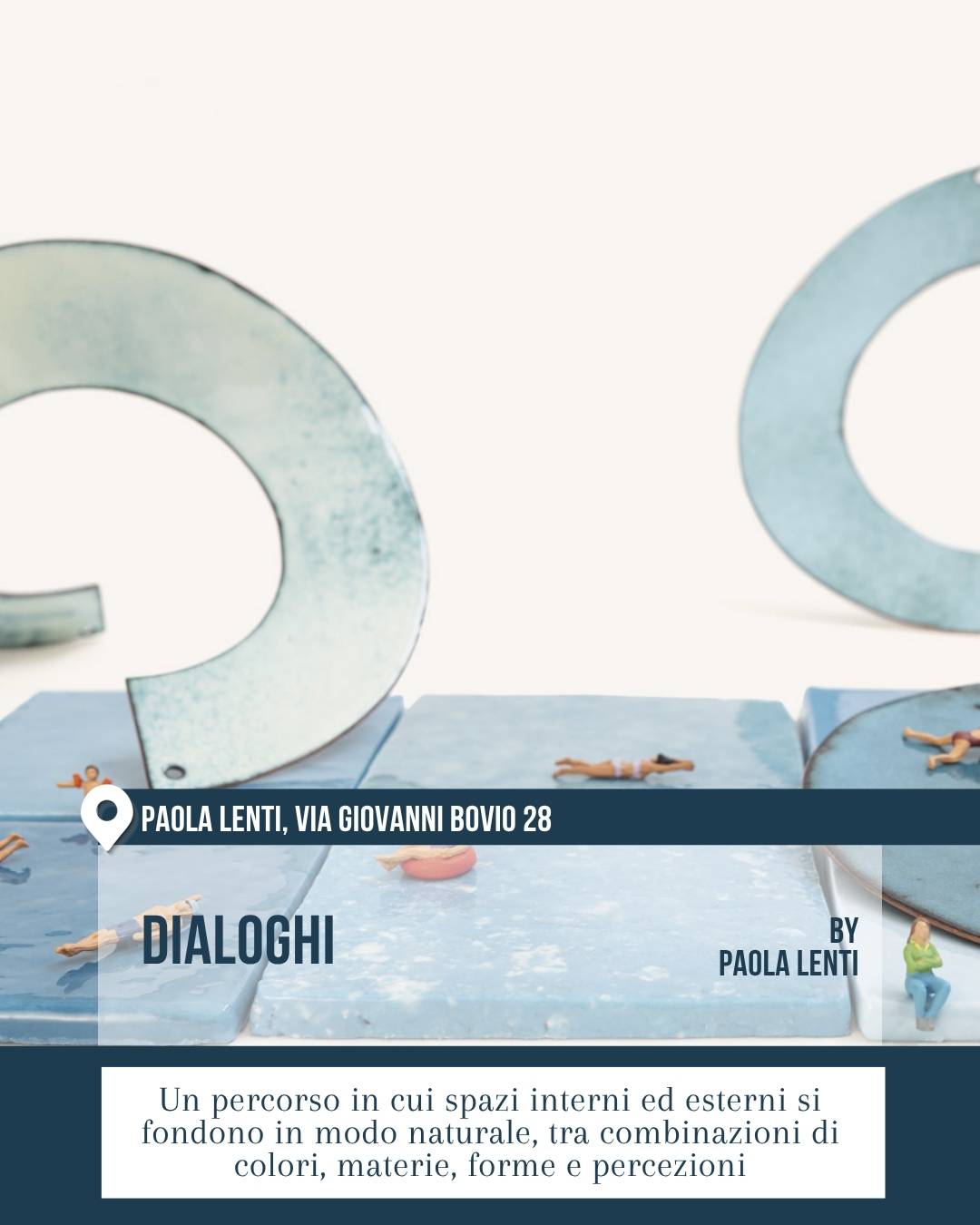 Composizione azzurra di Paola Lenti per un percorso tra colori, forme e percezioni.