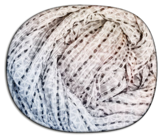 Fa parte della nuova Capsule Collection il tappeto UltraNative Imago di G.T.DESIGN che verrà presentato in occasione della Milano Design Week. È realizzato in 100% econyl, un nuovo filato di ricerca sostenibile e super performante; la superficie è decorata da un motivo che richiama il dolce movimento dell'acqua in uno stagno. https://www.gtdesign.it - Fuorisalone, G.T Design Milano/La Cabina – Via Cino del Duca 2, Milano.