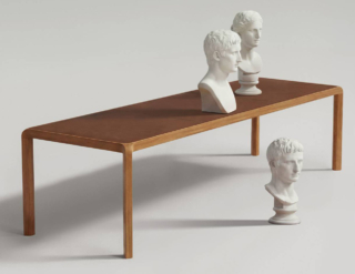 Rientra tra le nuove e rinnovate collaborazioni che ampliano l’orizzonte creativo, pur rimanendo fedeli alla sua vocazione originale di coniugare innovazione e qualità artigianale italiana, il tavolo Campa di Zanotta. https://www.zanotta.com - Fuorisalone, Zanotta Flagship Store – Via Durini 25/27, Milano.