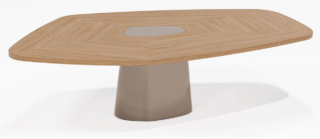 È realizzato interamente in legno il tavolo da pranzo Canope di Secolo che si ispira alla morfologia naturale della chioma di un albero. Il piano asimmetrico è caratterizzato da una venatura concentrica che orienta lo sguardo verso il centro e ne valorizza la naturale matericità; la base centrale laccata, sia opaca sia lucida, dà vita ad un netto contrasto tra la finitura e il legno naturale.  https://secolo.design – Salone del Mobile 2026, padiglione 22, Stand B35.