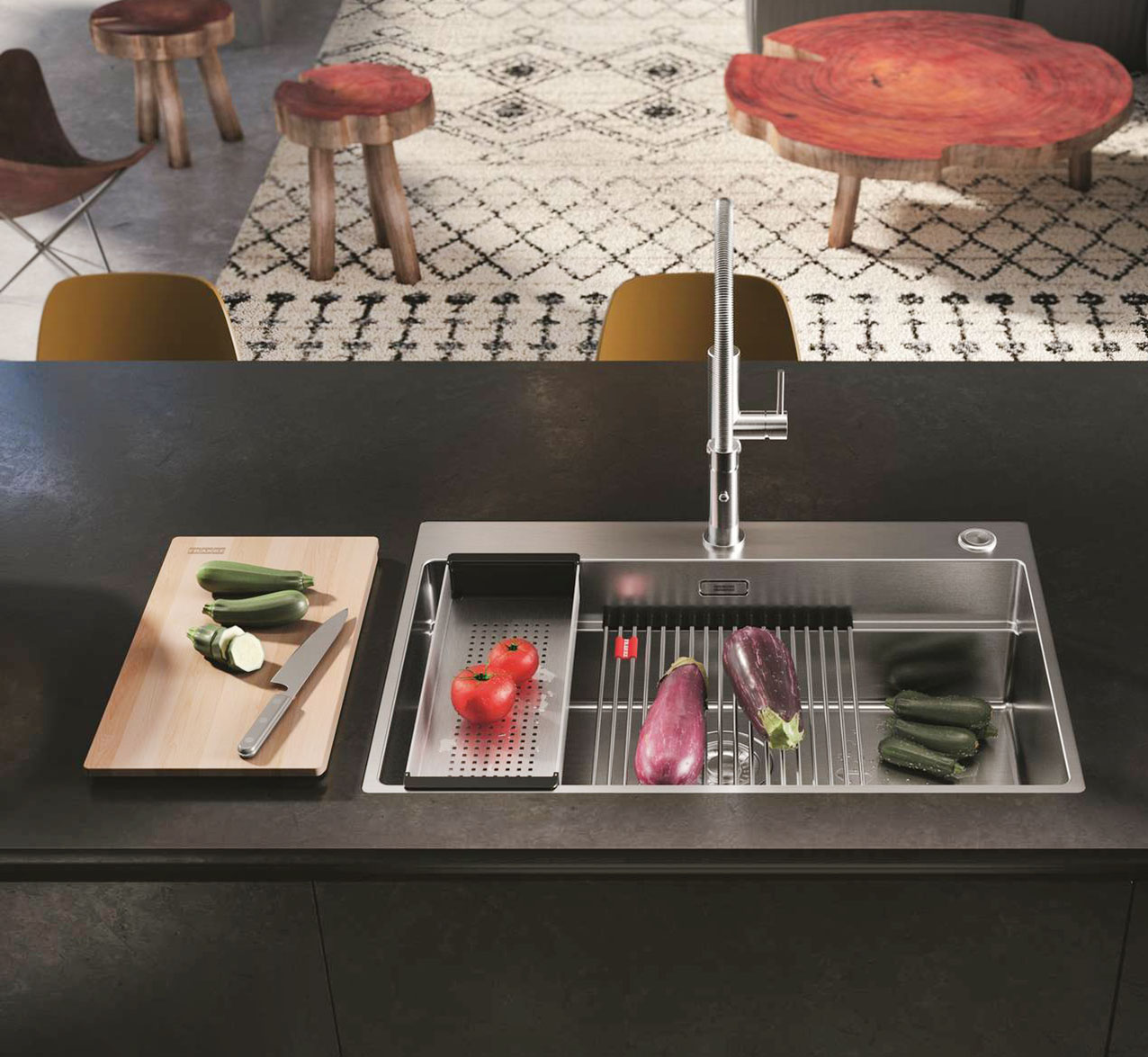 Realizzata in acciaio inox, la vasca Box Pro unisce un’eccezionale durabilità a un’elevata resistenza al calore e all’usura, mentre la sua superficie naturalmente igienica assicura massima pulizia e sicurezza. Il modello Kubus 2 Pro in Fragranite garantisce una notevole resistenza agli urti offrendo al tempo stesso una piacevole sensazione tattile, calda e confortevole.