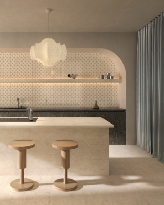 Reinterpreta i marmi italiani il gres porcellanato Bon Ton di Gardenia&Ariana. A pavimento Botticino Antique 3D, formato 120 x 120 cm, costa 118,90 euro al mq + Iva. A parete decoro geometrico Network Antique 3D, misura 60 x 120 cm e costa 110,50 euro al mq + Iva. Isola e top sono rivestiti con Botticino Soft 3D, misura 120 x 280 cm, costa 108,90 euro al mq + Iva. www.gardenia.it Reinterpreta i marmi italiani il gres porcellanato Bon Ton di Gardenia&Ariana. A pavimento Botticino Antique 3D, formato 120 x 120 cm, costa 118,90 euro al mq + Iva. A parete decoro geometrico Network Antique 3D, misura 60 x 120 cm e costa 110,50 euro al mq + Iva. Isola e top sono rivestiti con Botticino Soft 3D, misura 120 x 280 cm, costa 108,90 euro al mq + Iva. www.gardenia.it