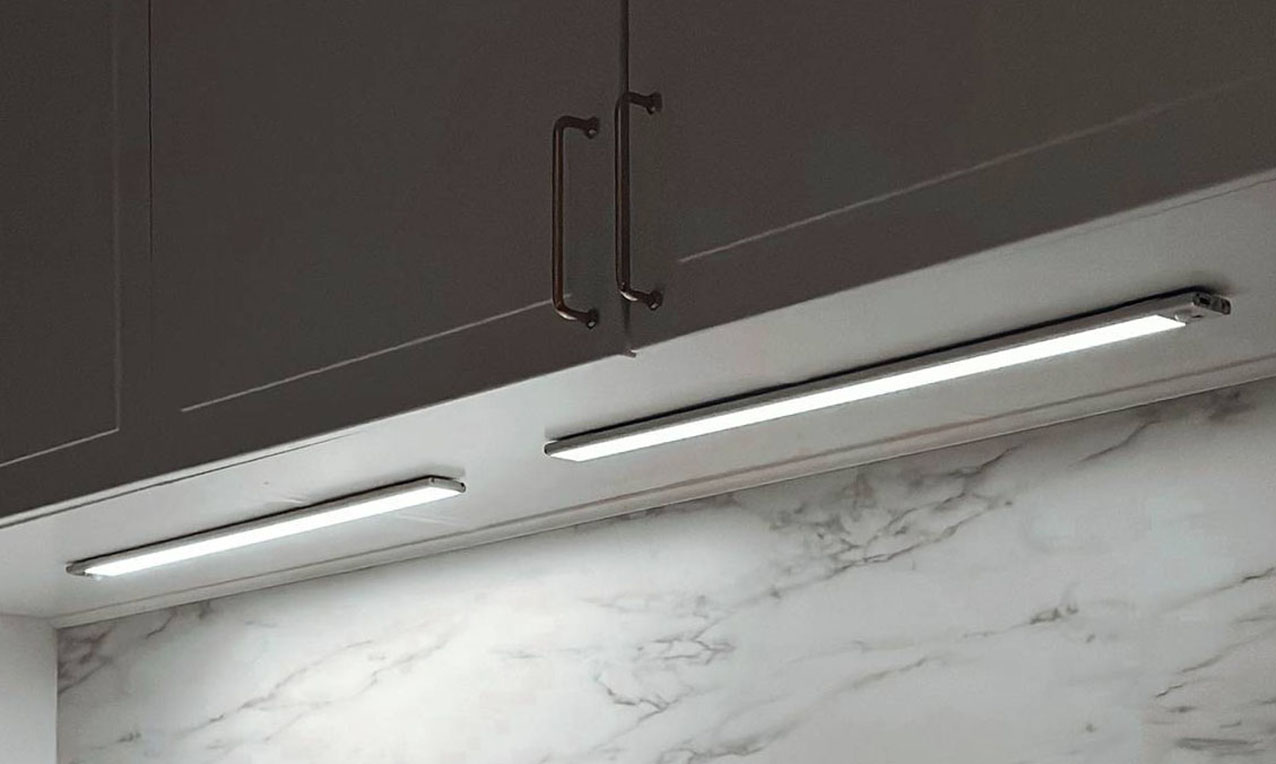 Linear LED Flat Sensor
di OSRAM di Ledvance
ha un sensore di movimento
e può essere connesso anche
in fila continua. Costa a partire da 29,95 euro (L 40 cm). www.ledvance.com