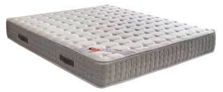Bel Riposo Fresh 4.1 Linea Smart di Perdormire ha trattamento Ultrafresh per il benessere igienico grazie alla naturale capacità dell’argento di resistere alla creazione di batteri, acari e muffe.  Il rivestimento in tessuto Tencel®, e lo strato in Visco Mind® che si adatta alla forma del corpo, assicurano il massimo comfort ergonomico. Alto 26 cm, matrimoniale costa 999 euro. www.perdormire.com
