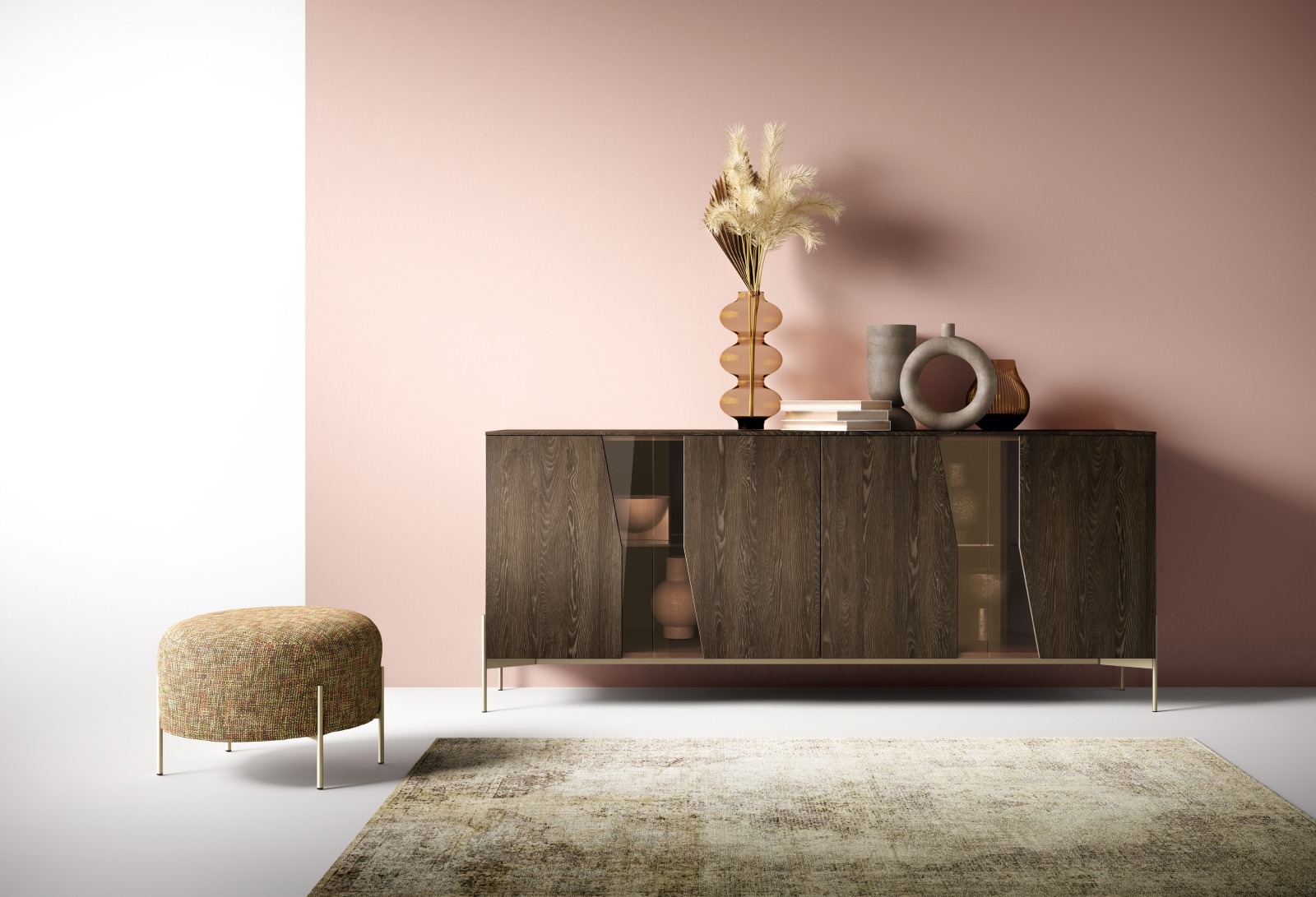 La madia KM310 di Moretti Compact combina nobilitato Argilla e Rovere Fiammato in un equilibrio materico caldo e contemporaneo. Le ante con inserti in vetro bronzo creano un raffinato gioco geometrico, mentre i piedini in alluminio finitura Champagne alleggeriscono la composizione. Misure: L 220,8 × P 51,2 × H 92,8 cm. https://moretticompact.it/