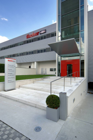 fischer Sede Fischer Italia a Padova fischer Sede Fischer Italia a Padova