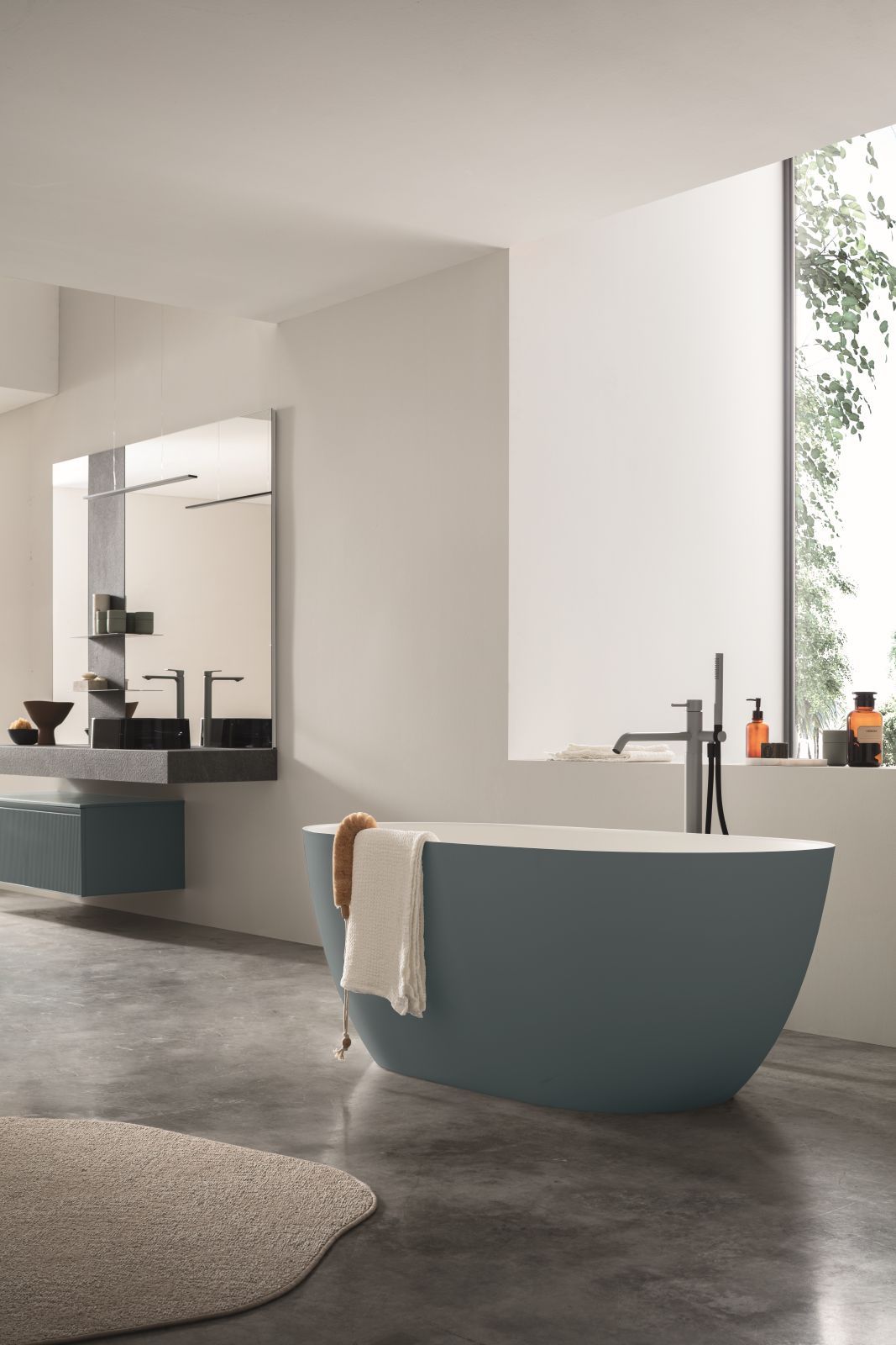 La vasca freestanding Divina di Arcom in Mineral Composite ha forme morbide e accoglienti. È caratterizzata da profili alti e continui e disponibile nel colore bianco opaco o lucido con colori laccati opachi all’esterno. Misura L 160 x P 74 x H 60 cm. Prezzo, Iva esclusa, 3.108 euro. www.arcombagno.com La vasca freestanding Divina di Arcom in Mineral Composite ha forme morbide e accoglienti. È caratterizzata da profili alti e continui e disponibile nel colore bianco opaco o lucido con colori laccati opachi all’esterno. Misura L 160 x P 74 x H 60 cm. Prezzo, Iva esclusa, 3.108 euro. www.arcombagno.com