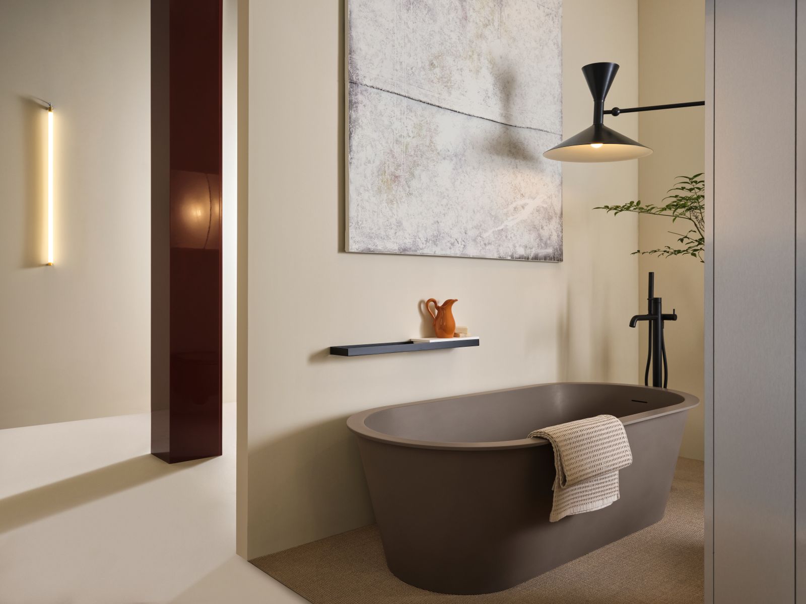 La vasca freestanding in Solid Surface Ottavia di Ceramica Cielo con design di Andrea Parisio e Giuseppe Pezzano si presenta nella foto nella finitura Arenaria. È realizzata in Solid Surface, un materiale compatto, senza giunture, con l’effetto vellutato al tatto e dall’ estetica molto raffinata. Ha superficie levigata che richiama la naturale eleganza della pietra ed effetto soft touch. Misura L 170 x P 80 x H 56 cm. Prezzo su richiesta. www.ceramicacielo.it La vasca freestanding in Solid Surface Ottavia di Ceramica Cielo con design di Andrea Parisio e Giuseppe Pezzano si presenta nella foto nella finitura Arenaria. È realizzata in Solid Surface, un materiale compatto, senza giunture, con l’effetto vellutato al tatto e dall’ estetica molto raffinata. Ha superficie levigata che richiama la naturale eleganza della pietra ed effetto soft touch. Misura L 170 x P 80 x H 56 cm. Prezzo su richiesta. www.ceramicacielo.it