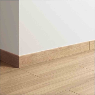 Bois di Leroy Merlin di gres riprende il rovere naturale opaco. Prezzo da rivenditore. www.leroymerlin.it Bois di Leroy Merlin di gres riprende il rovere naturale opaco. Prezzo da rivenditore. www.leroymerlin.it