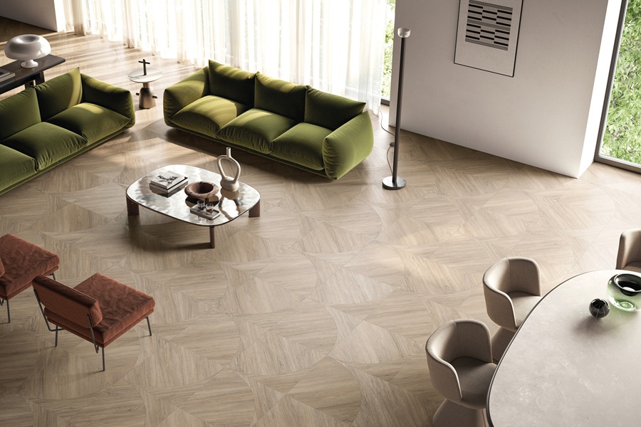 Il gres porcellanato Eik di Ceramiche Refin riprende le venature delicate e irregolari del legno di rovere, con nodi e imperfezioni marcate. Nove le tonalità, sia chiare che scure: Rice, Almond, Sand, Natural, Ash, Honey, Nut, Choco, Coffee. Il modulo decorativo Leaf, formato 60 x 60 cm, costa 68 euro al mq + Iva. www.refin.it Il gres porcellanato Eik di Ceramiche Refin riprende le venature delicate e irregolari del legno di rovere, con nodi e imperfezioni marcate. Nove le tonalità, sia chiare che scure: Rice, Almond, Sand, Natural, Ash, Honey, Nut, Choco, Coffee. Il modulo decorativo Leaf, formato 60 x 60 cm, costa 68 euro al mq + Iva. www.refin.it
