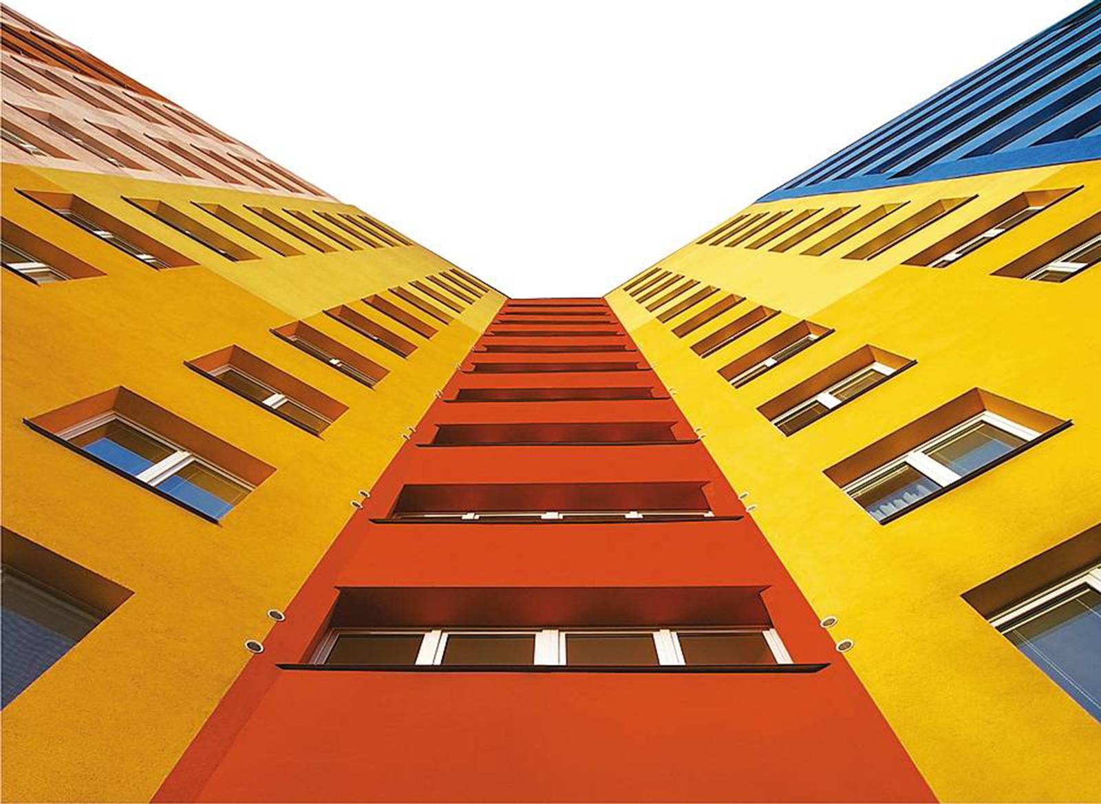 I colori termoriflettenti Thermocolor di Settef  (Gruppo Chromology Italia) sono in grado
di creare una barriera contro i raggi infrarossi, proteggendo la facciata dagli shock termici
e aumentandone
così la durata. www.settef.it