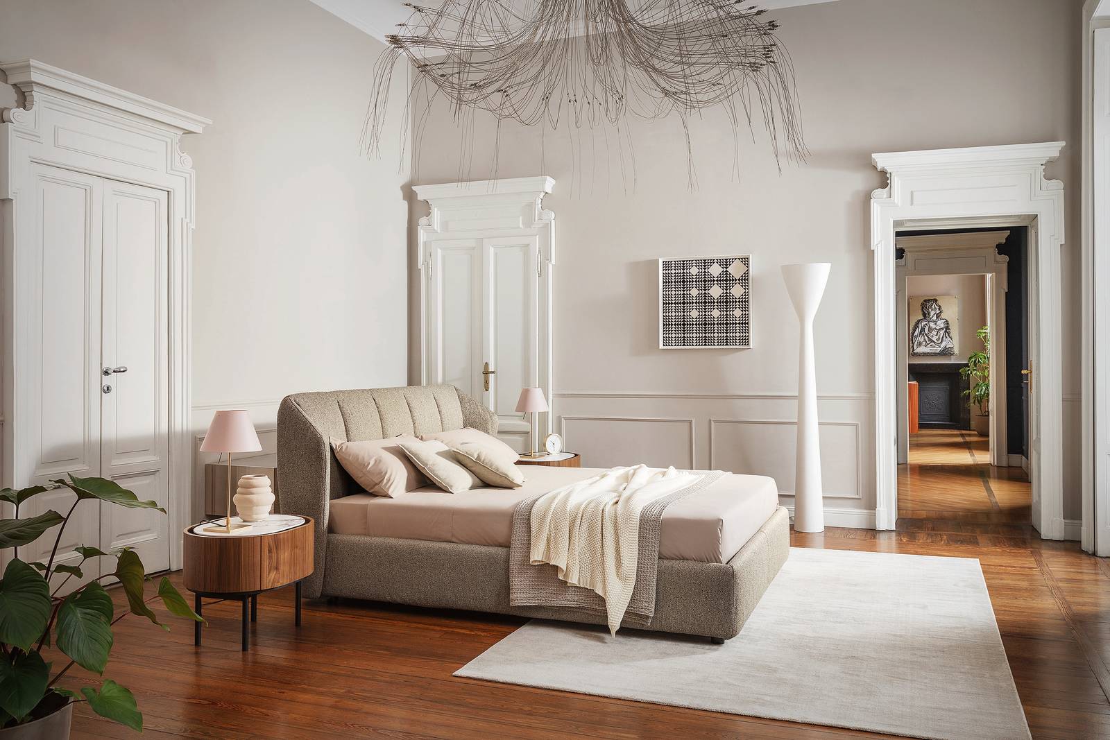 Il comodino Lake di Calligaris ha il top ovale, leggermente arretrato per facilitare l’apertura del cassetto; la struttura è in legno curvato sostenuta da quattro gambe sottili. Misura L 60 x P 48 x H 48,5 cm e costa a partire da 1.421 euro. www.calligaris.com Il comodino Lake di Calligaris ha il top ovale, leggermente arretrato per facilitare l’apertura del cassetto; la struttura è in legno curvato sostenuta da quattro gambe sottili. Misura L 60 x P 48 x H 48,5 cm e costa a partire da 1.421 euro. www.calligaris.com