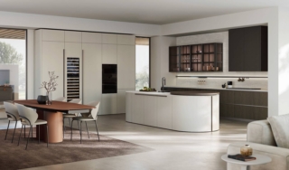La combinazione di Aliant e Color Trend di Stosa, con basi terminali curve
ed elemento snack rotante, abbina ante in finiture Rovere Cacao, Grafite e Termocotto Onda alla superficie di Hpl Travertino dei piani di lavoro. www.stosacucine.com La combinazione di Aliant e Color Trend di Stosa, con basi terminali curve
ed elemento snack rotante, abbina ante in finiture Rovere Cacao, Grafite e Termocotto Onda alla superficie di Hpl Travertino dei piani di lavoro. www.stosacucine.com