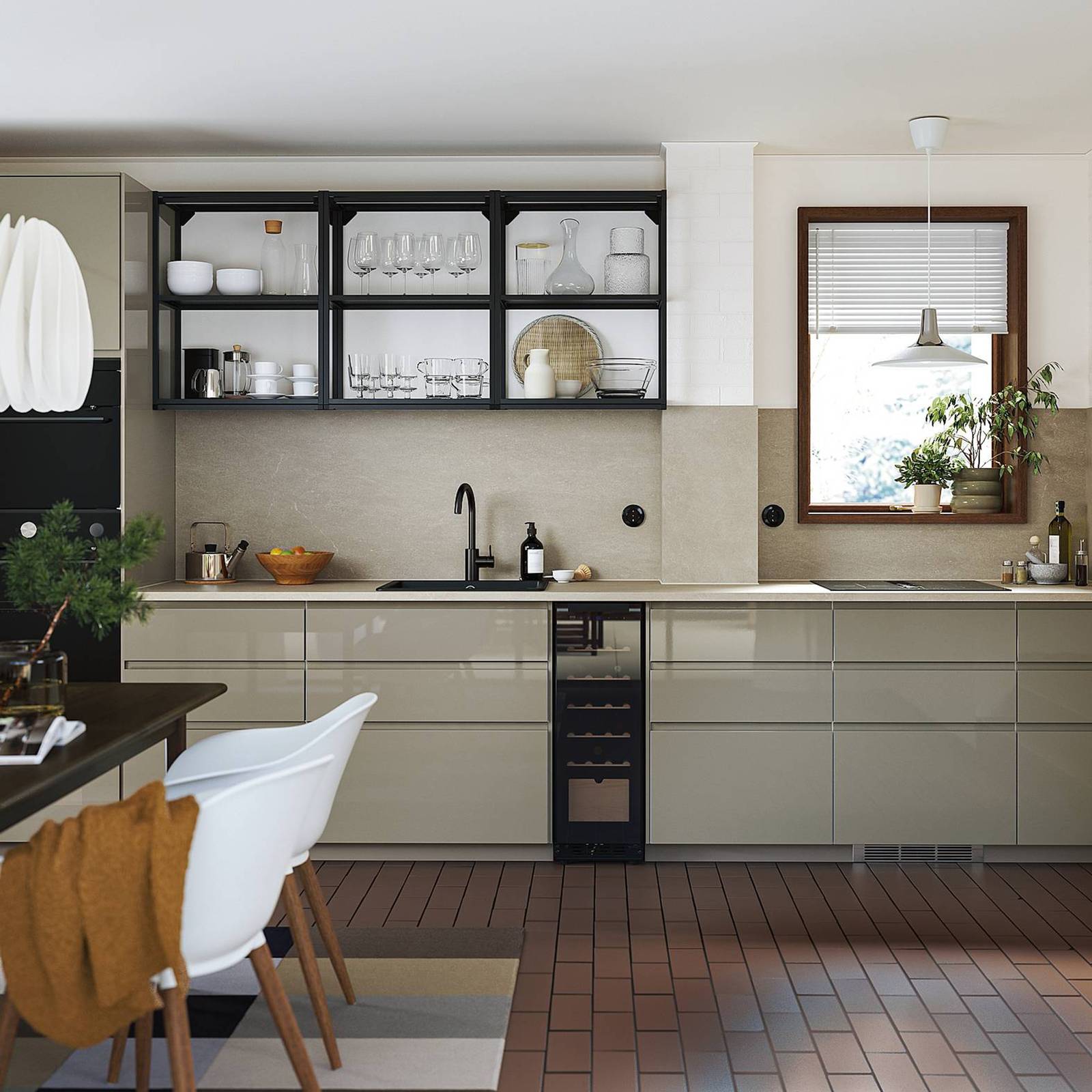 Voxtorp di Ikea apprezzata per la capacità di combinare un’estetica contemporanea a un prezzo più accessibile rispetto ad altre soluzioni del marchio, qui ha le ante grigio tortora scuro lucido, con maniglia integrata. www.ikea.com Voxtorp di Ikea apprezzata per la capacità di combinare un’estetica contemporanea a un prezzo più accessibile rispetto ad altre soluzioni del marchio, qui ha le ante grigio tortora scuro lucido, con maniglia integrata. www.ikea.com