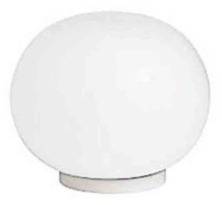 La lampada da tavolo Mini Glo-Ball di Flos ha il diffusore in vetro opalino incamiciato bianco, soffiato a bocca, con finitura esterna acidata. Misura Ø 11,2 x H 9 cm. Costa 210 euro. www.flos.com La lampada da tavolo Mini Glo-Ball di Flos ha il diffusore in vetro opalino incamiciato bianco, soffiato a bocca, con finitura esterna acidata. Misura Ø 11,2 x H 9 cm. Costa 210 euro. www.flos.com