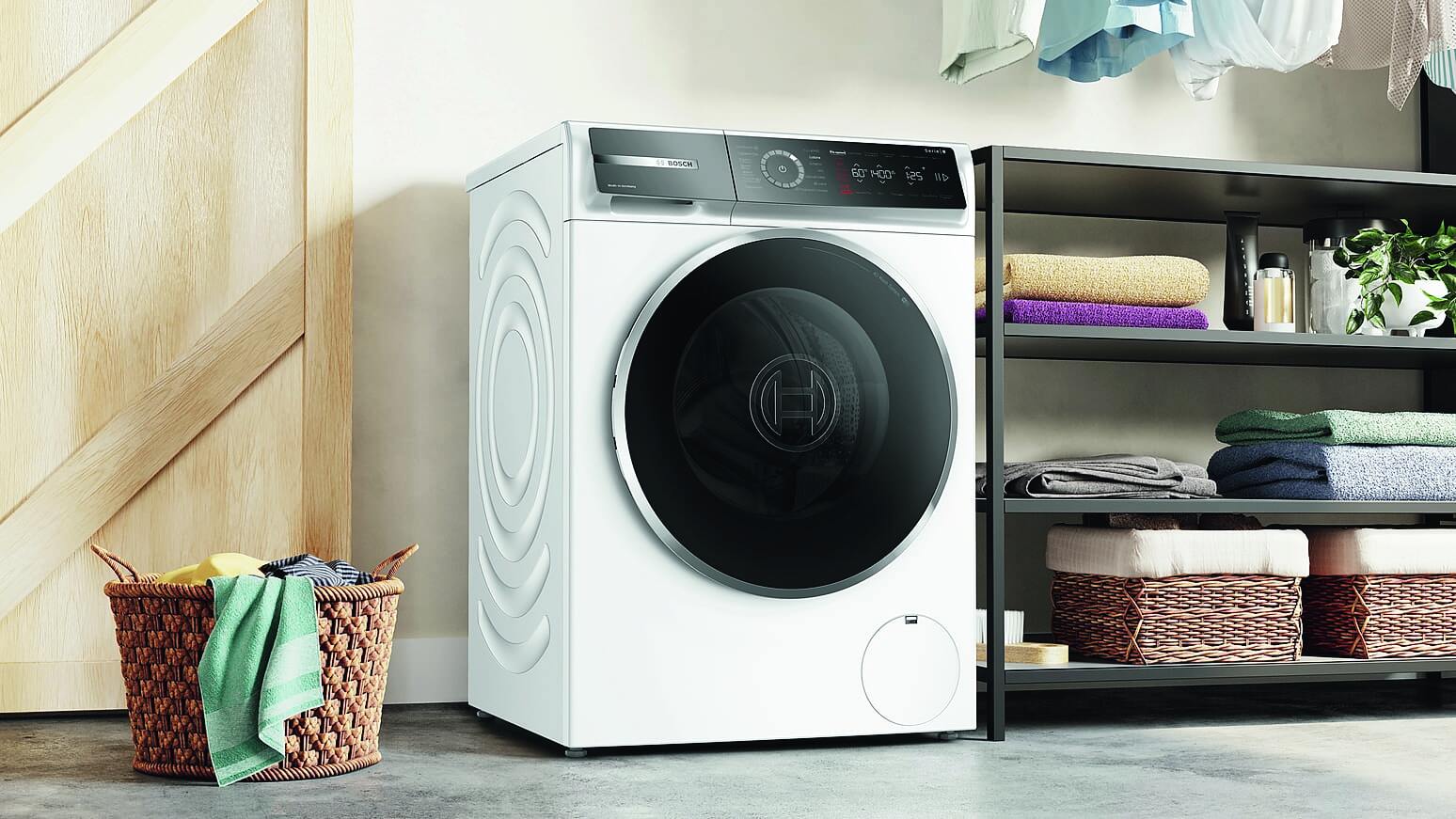 Grazie a Iron Assist, la lavatrice da 9 kg Serie 8 WGB24402IT
di Bosch riduce le pieghe. L’opzione Mini permette di lavare un solo capo o un carico fino a 0,5 kg con consumi energetici fino al 40% inferiori. In classe A, ha centrifuga massima di 1.400 giri/min. L’app Home Connect con funzione Easy Start trova il ciclo esatto per ogni lavaggio. Misura
L 59,8 x P 59 x H 84,4 cm.
