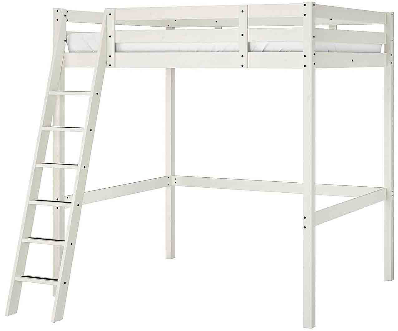 Il letto a soppalco Storå di Ikea, in legno massiccio bianco, misura L 152 x P 213 x H 214 cm. Costa 449 euro. www.ikea.com Il letto a soppalco Storå di Ikea, in legno massiccio bianco, misura L 152 x P 213 x H 214 cm. Costa 449 euro. www.ikea.com