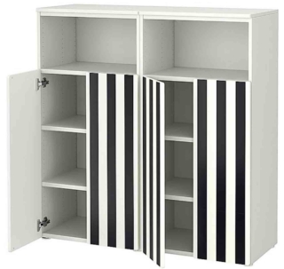 Con ante a righe in bianco e nero, la combinazione di mobili Småstad/Platsa di Ikea integra vani a giorno e scomparti chiusi. È in fibra di legno con lamina di carta. Misura L 60+60 x P 42 x H 123 cm. Costa 282 euro. www.ikea.com Con ante a righe in bianco e nero, la combinazione di mobili Småstad/Platsa di Ikea integra vani a giorno e scomparti chiusi. È in fibra di legno con lamina di carta. Misura L 60+60 x P 42 x H 123 cm. Costa 282 euro. www.ikea.com