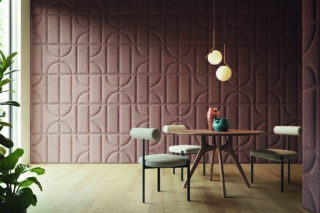 I pannelli fonoassorbenti componibili 60x60 cm Alma di Isolspace
si posizionano come tessere di un puzzle, creando pattern da adattare alle proprie preferenze stilistiche, alla conformazione della superficie e alle necessità funzionali. In velluto e in due varianti realizzate al 100% con tessuti riciclati, sono proposti in differenti tonalità, dalle più neutre alle più intense e sono caratterizzati da disegni verticali e circolari. Prezzo su progetto. Nella foto in alto, da sinistra a destra, altre versioni di pannelli, oltre ad Alma, con disegni differenti: Flora M e Flora S, Silhouette M, Trame. Ogni soluzione compositiva è praticamente custom made. www.isolspaceskin.it I pannelli fonoassorbenti componibili 60x60 cm Alma di Isolspace
si posizionano come tessere di un puzzle, creando pattern da adattare alle proprie preferenze stilistiche, alla conformazione della superficie e alle necessità funzionali. In velluto e in due varianti realizzate al 100% con tessuti riciclati, sono proposti in differenti tonalità, dalle più neutre alle più intense e sono caratterizzati da disegni verticali e circolari. Prezzo su progetto. Nella foto in alto, da sinistra a destra, altre versioni di pannelli, oltre ad Alma, con disegni differenti: Flora M e Flora S, Silhouette M, Trame. Ogni soluzione compositiva è praticamente custom made. www.isolspaceskin.it