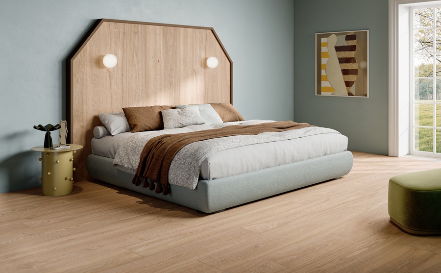 Primitive di Pastorelli è il gres porcellanato a tutta massa nelle estetiche Olmo dai riflessi dorati, Rovere dei Medici con venature marcate e Rovere Sbiancato. Le superfici hanno effetto matt opaco. Disponibile anche il decoro Studio, 60 x 60 cm, con grafiche cassettonate ispirate alle dimore di fine Ottocento. Nel formato 20 x 120 cm costa 44,04 euro al mq + Iva. www.pastorellitiles.com Primitive di Pastorelli è il gres porcellanato a tutta massa nelle estetiche Olmo dai riflessi dorati, Rovere dei Medici con venature marcate e Rovere Sbiancato. Le superfici hanno effetto matt opaco. Disponibile anche il decoro Studio, 60 x 60 cm, con grafiche cassettonate ispirate alle dimore di fine Ottocento. Nel formato 20 x 120 cm costa 44,04 euro al mq + Iva. www.pastorellitiles.com
