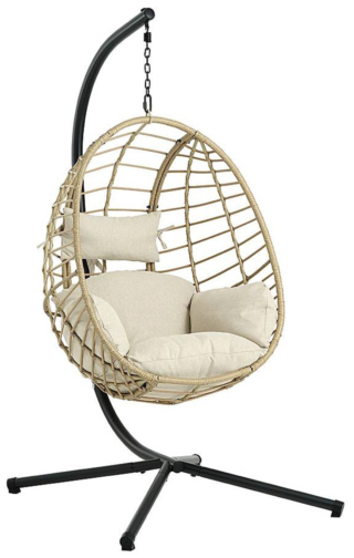 In acciaio e polyrattan, la poltrona Bork di Jysk ha cuscini di alta qualità con fodera resistente strutturata. Misura L 96 x P 124 x H 192 cm; costa 199 euro. www.jysk.it