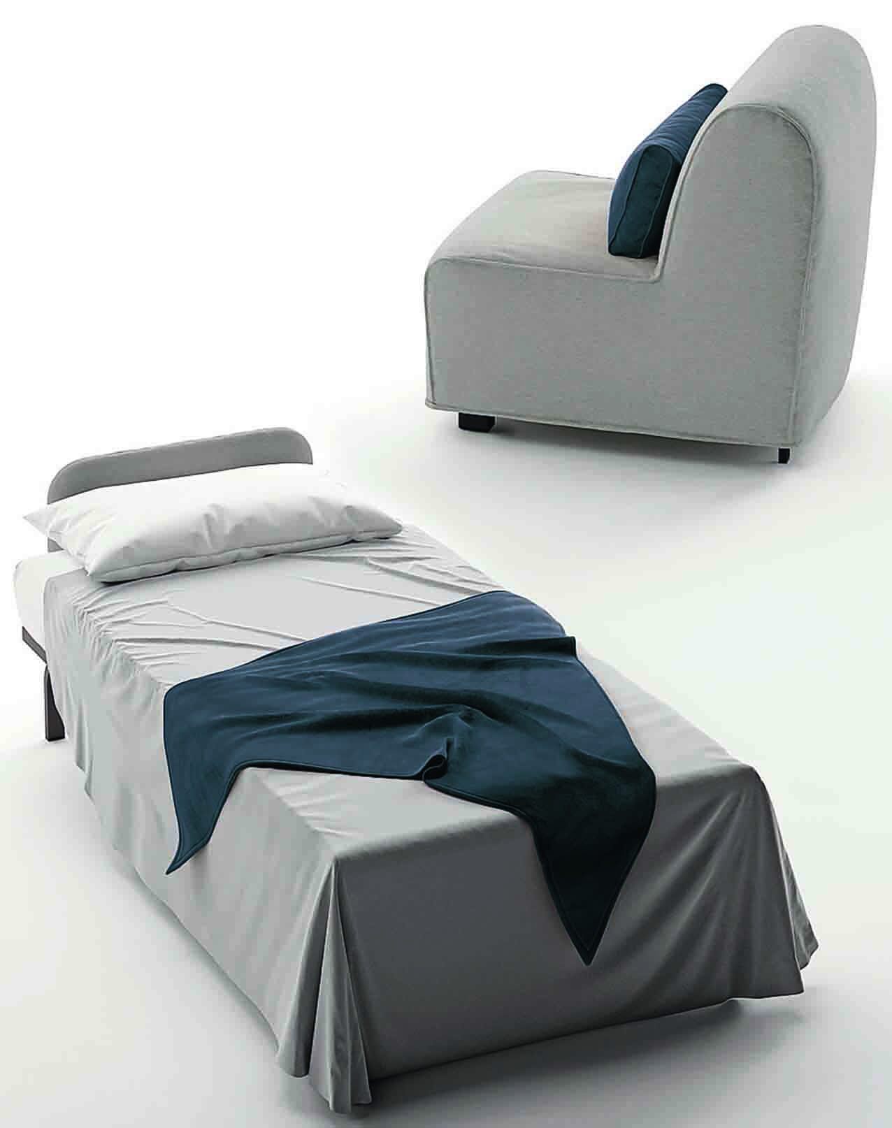 Design essenziale per Tea di Doimo Salotti dalla forma compatta, privo di braccioli. Con rivestimento in tessuto sfoderabile. Misura L 82 x P 99 x H 88 cm e L 82 x P 193 x H 11 cm (materasso). Costa a partire da 1.213 euro. www.doimosalotti.it