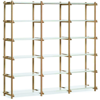 Lo scaffale Woody di Hay
è formato da elementi in legno di rovere massello, acciaio piegato e viti. Nella misura L 206,5 x P 44,5 x H 196,5 cm su www.finnishdesignshop.it
costa 1.342 euro. www.hay.com