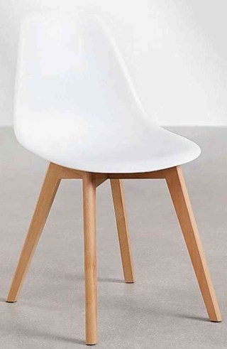 La sedia Nordic di Sklum ha la struttura in legno di faggio e la scocca in polipropilene disponibile in numerose varianti cromatiche. Misura L 36 x P 41 x H 83 cm. www.sklum.com La sedia Nordic di Sklum ha la struttura in legno di faggio e la scocca in polipropilene disponibile in numerose varianti cromatiche. Misura L 36 x P 41 x H 83 cm. www.sklum.com