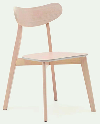 La sedia Safina di Kave Home è impiallacciata rovere e caucciù. Misura L 49 x P 50 x H 80 cm; costa 119 euro. kavehome.com