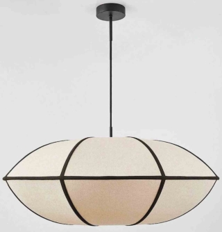 La sospensione Patraix di Sklum ha il paralume in lino bianco-écru con profili neri. Misura Ø 70 x H 25/191 cm. Costa 88,95 euro. www.sklum.com La sospensione Patraix di Sklum ha il paralume in lino bianco-écru con profili neri. Misura Ø 70 x H 25/191 cm. Costa 88,95 euro. www.sklum.com