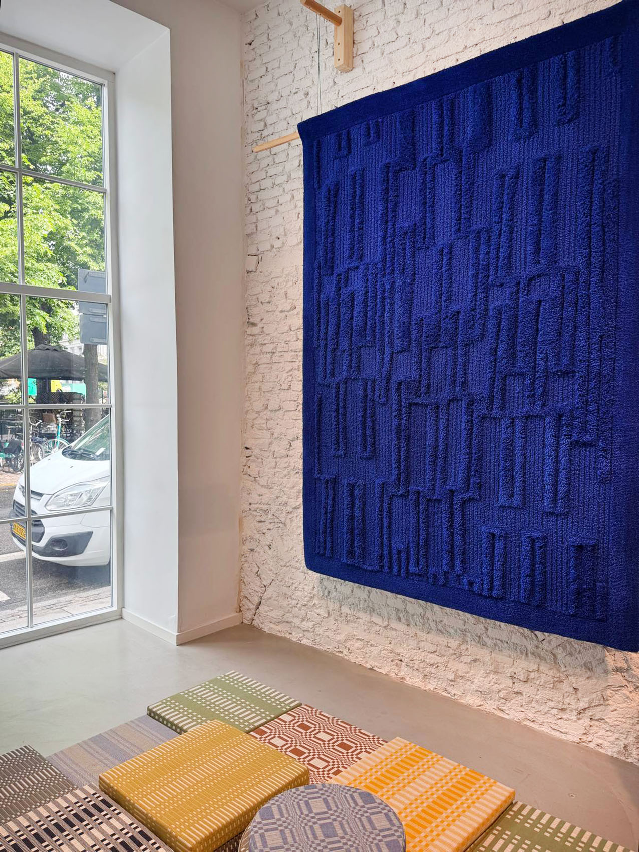 Tappeto Blu Klein, Durat