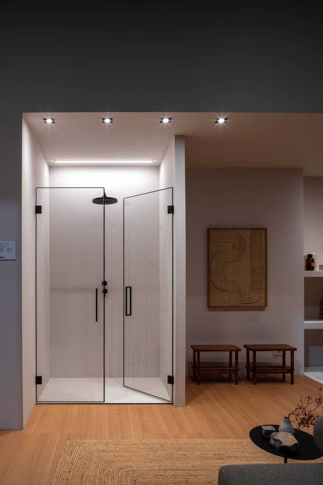Cabina doccia Vismaravetro serie FLine, presentata al Salone del Bagno 2026