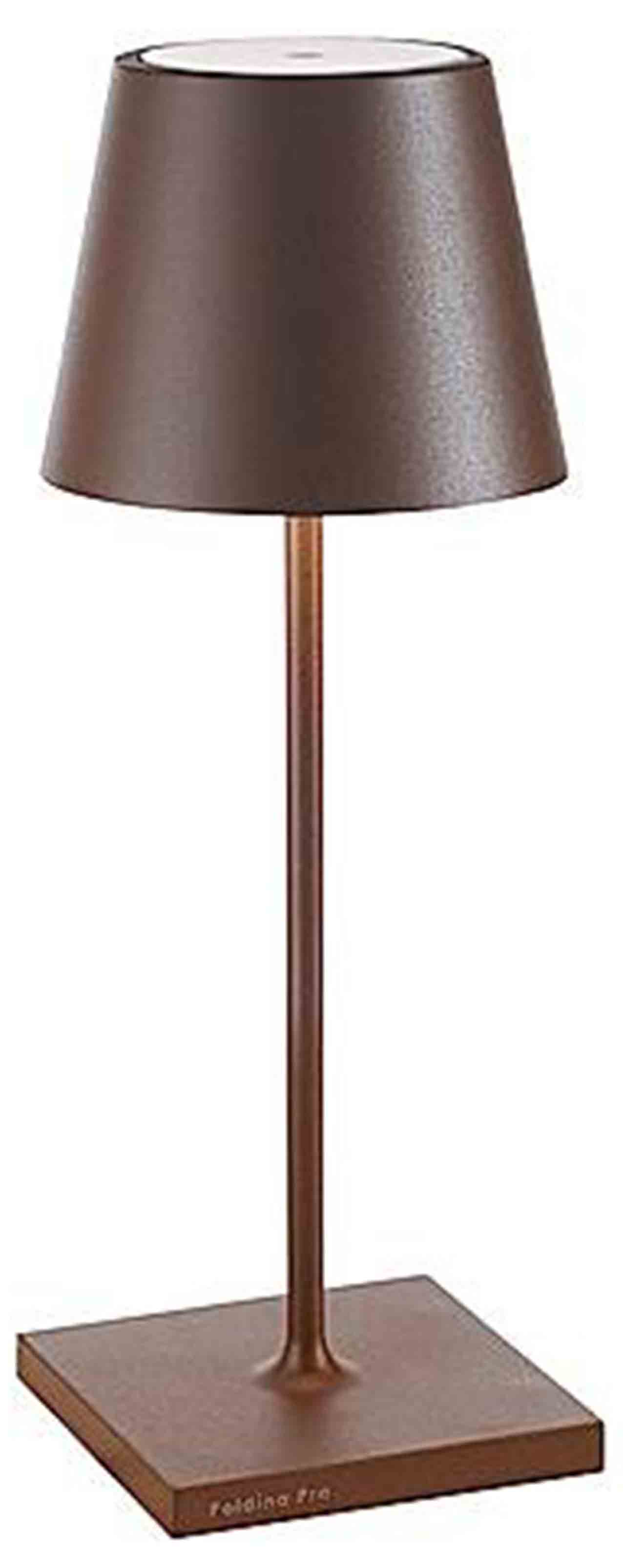 La lampada da tavolo a batteria Poldina Mini di Zafferano ha controllo “touch”sul diffusore e base di ricarica a contatto. In versione Corten è adatta per outdoor. Misura
Ø 11 x H 30 cm. Costa 140 euro. www.zafferanoitalia.com La lampada da tavolo a batteria Poldina Mini di Zafferano ha controllo “touch”sul diffusore e base di ricarica a contatto. In versione Corten è adatta per outdoor. Misura
Ø 11 x H 30 cm. Costa 140 euro. www.zafferanoitalia.com