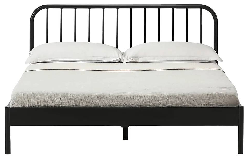 Il letto Sanna di Westwing Collection ha la struttura in metallo verniciato a polvere con una lavorazione di alta qualità. Misura L 167 x P 207 x H 90 cm. Costa 519 euro. www.westwing.it Il letto Sanna di Westwing Collection ha la struttura in metallo verniciato a polvere con una lavorazione di alta qualità. Misura L 167 x P 207 x H 90 cm. Costa 519 euro. www.westwing.it