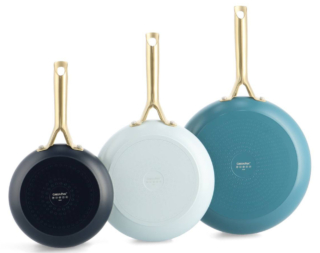 Il set Shades di GreenPan® è composto da tre padelle in alluminio dotate di rivestimento antiaderente per un uso sicuro e una pulizia più facile. Sono adatte a tutti i tipi di fornelli, compresa l'induzione. Prezzo 149 euro. www.greenpan.it
