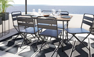 Effetto optical per il tappeto Adem di Maisons du Monde che è decorato da un motivo a triangoli écru e neri che permette di abbinarlo ad arredi sia moderni sia vintage. È realizzato in polipropilene; inoltre, è reversibile. Misura L 180 x P 270 cm. Prezzo 54,99 euro. https://www.maisonsdumonde.com Effetto optical per il tappeto Adem di Maisons du Monde che è decorato da un motivo a triangoli écru e neri che permette di abbinarlo ad arredi sia moderni sia vintage. È realizzato in polipropilene; inoltre, è reversibile. Misura L 180 x P 270 cm. Prezzo 54,99 euro. https://www.maisonsdumonde.com