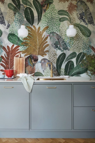 Love Bird della coll. Wet System™ di Wall&decó è il rivestimento murale impermeabile dedicato a qualsiasi ambiente umido. Con resine a base d'acqua, al mq costa 200 euro. www.wallanddeco.com Love Bird della coll. Wet System™ di Wall&decó è il rivestimento murale impermeabile dedicato a qualsiasi ambiente umido. Con resine a base d'acqua, al mq costa 200 euro. www.wallanddeco.com