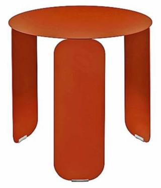 Disponibile in numerosi colori, altezze e forme, invita ad accostare ai lati del letto due comodini diversi della serie, purché accomunati
da un dettaglio.Bebop di Fermob è in metallo verniciato a polvere adatto anche all'esterno. Leggero, misura Ø 45 x H 45 cm e su www.madeindesign.it
costa 374 euro. www.fermob.com Disponibile in numerosi colori, altezze e forme, invita ad accostare ai lati del letto due comodini diversi della serie, purché accomunati
da un dettaglio.Bebop di Fermob è in metallo verniciato a polvere adatto anche all'esterno. Leggero, misura Ø 45 x H 45 cm e su www.madeindesign.it
costa 374 euro. www.fermob.com
