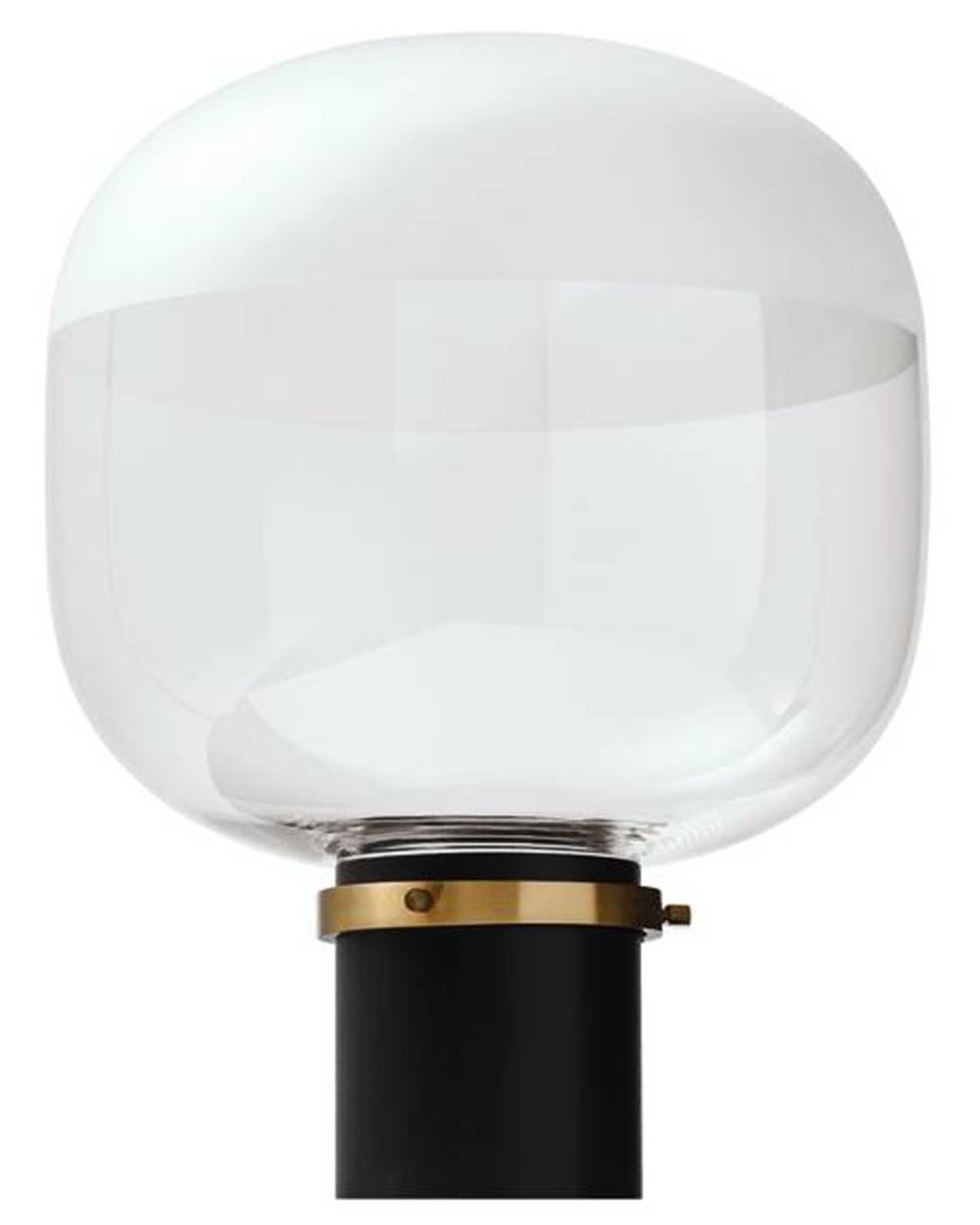 Per assicurare
una diffusione
più uniforme
della luce, il paralume
in vetro soffiato abbina
una parte trasparente
a una satinata.Ghost di Midj fa parte di una collezione che include piantana e sospensione. Il supporto è in metallo nero con anello in oro. Misura Ø 22 x H 26 cm; costa 370 euro + Iva. www.midj.com Per assicurare
una diffusione
più uniforme
della luce, il paralume
in vetro soffiato abbina
una parte trasparente
a una satinata.Ghost di Midj fa parte di una collezione che include piantana e sospensione. Il supporto è in metallo nero con anello in oro. Misura Ø 22 x H 26 cm; costa 370 euro + Iva. www.midj.com