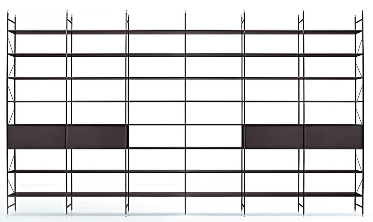 Minima Room Divider di Mdf Italia ha montanti e ripiani in estrusione di alluminio verniciati opachi, assemblati tramite un sistema di giunzione invisibile. Un modulo, H 250 cm, costa 2.865 + Iva. La composizione costa a partire da 11.330 + Iva. www.mdfitalia.com Minima Room Divider di Mdf Italia ha montanti e ripiani in estrusione di alluminio verniciati opachi, assemblati tramite un sistema di giunzione invisibile. Un modulo, H 250 cm, costa 2.865 + Iva. La composizione costa a partire da 11.330 + Iva. www.mdfitalia.com